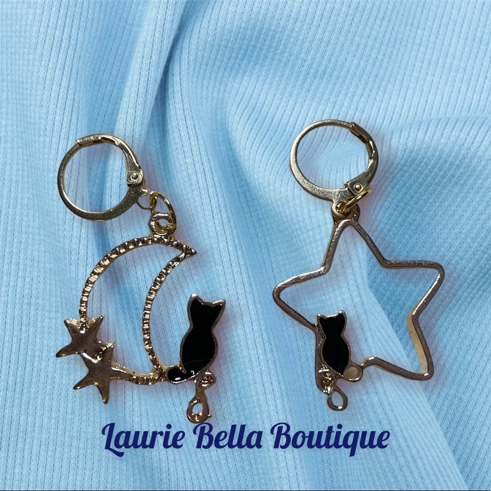 Gold Star ⭐️ & Moon 🌝 Cat 🐈 Earrings